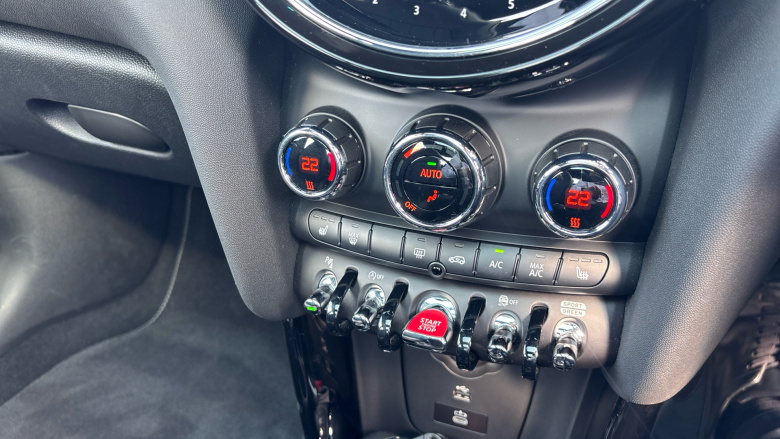 MINI Hatchback 1.5 Cooper Exclusive 5dr Auto Petrol Hatchback